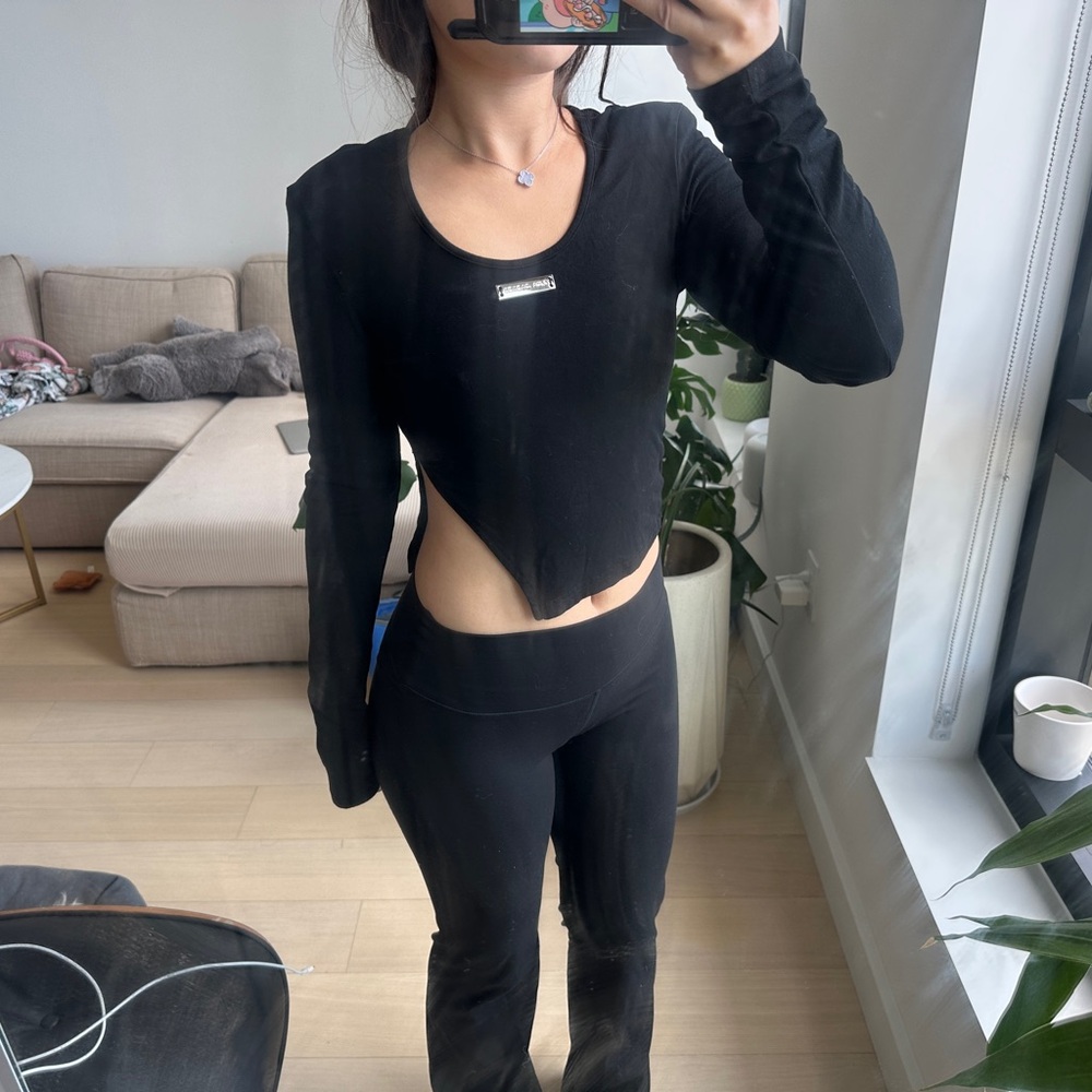 Black Long Sleeve Crop Top